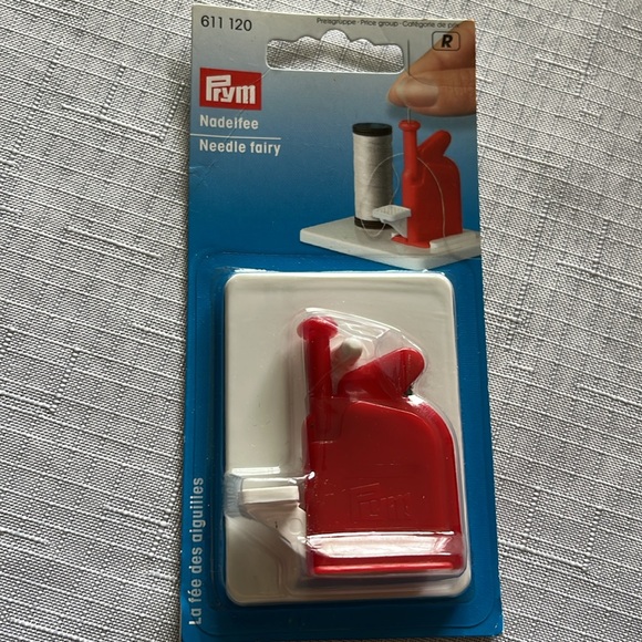 PRYM NEEDLE FAIRY - Picture 3 of 3